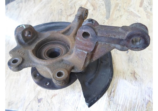 Цапфа,кулак поворотний передній лівий, c ABS Renault Duster 1.5 dci, 8200881914, 8200881824, 8200881941